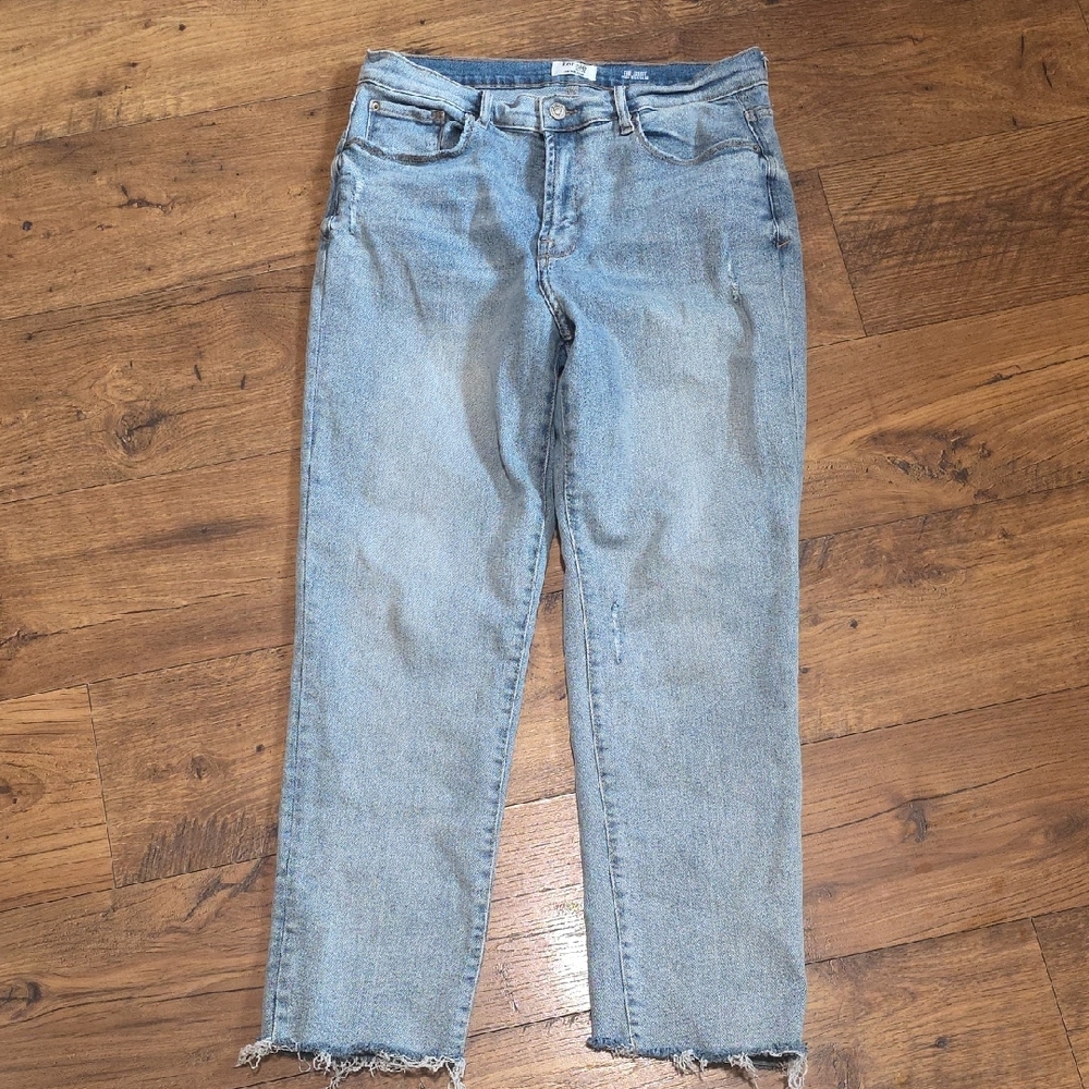 Kensie Denim Cropped Jeans with Frayed Hem
